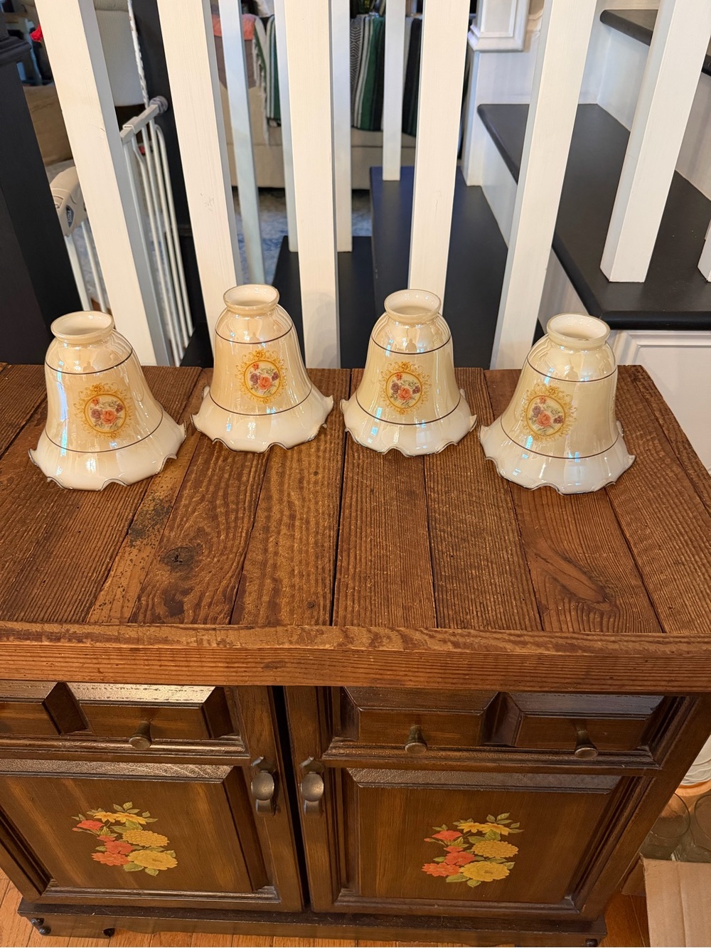 (4) Vintage BOHO Farmhouse Floral Glass Shades - Picture 2 of 4